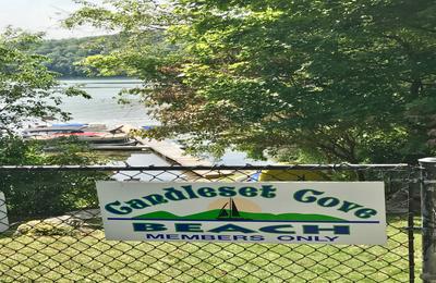 Candleset Cove on candlewood lake